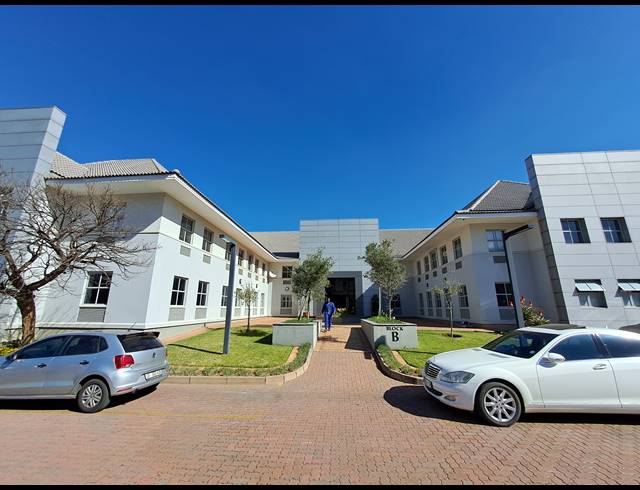 130M² OFFICE TO LET IN HYDE PARK